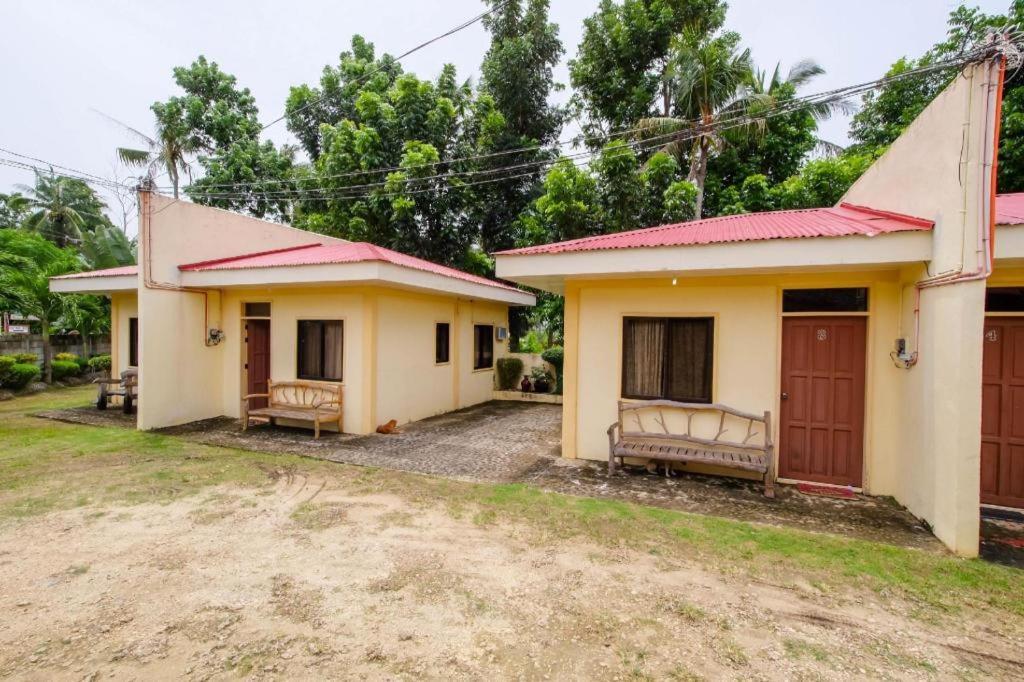 Zen Rooms Basic Replica Manor Siquijor Exterior foto